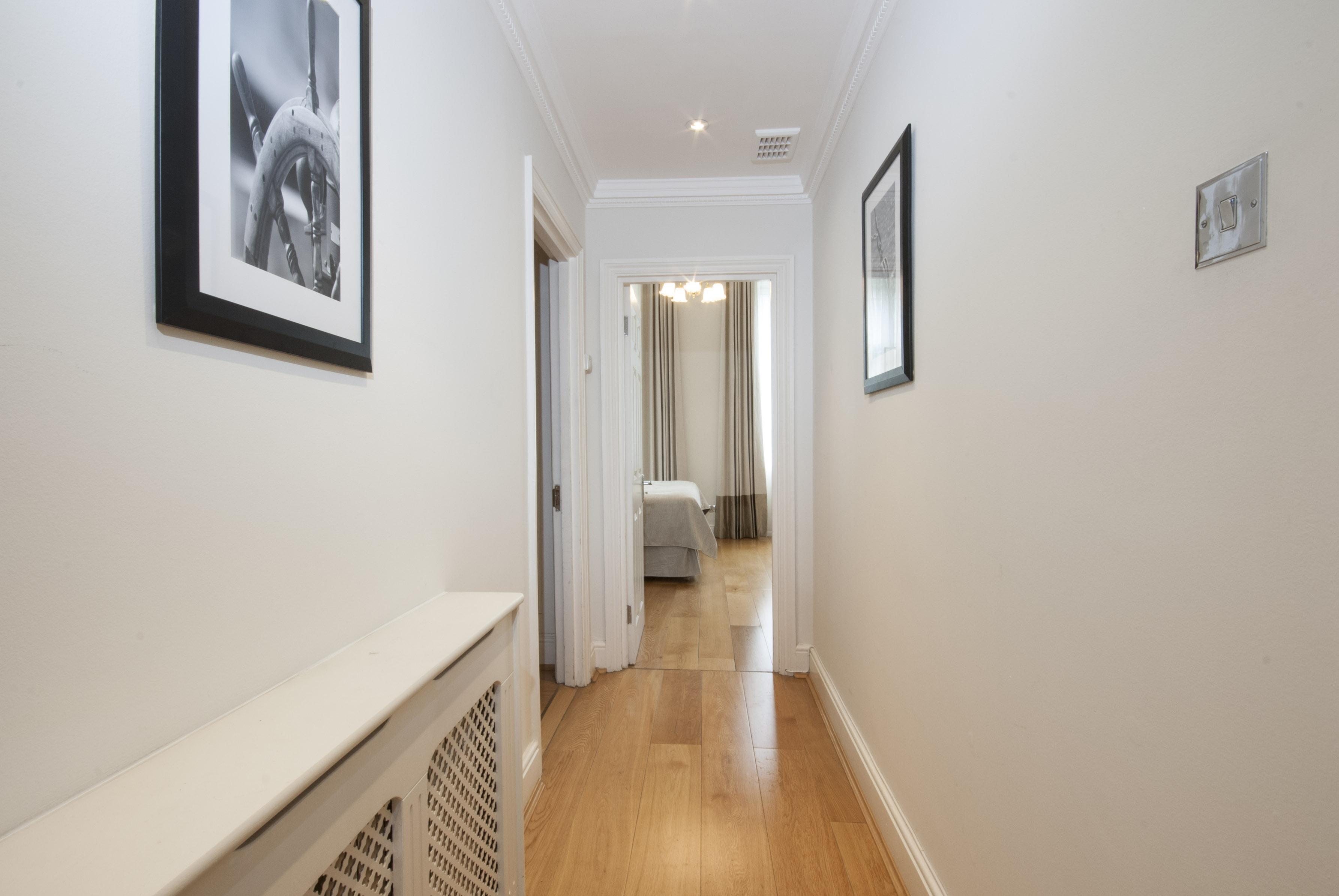 Queensgate Court London Exterior photo