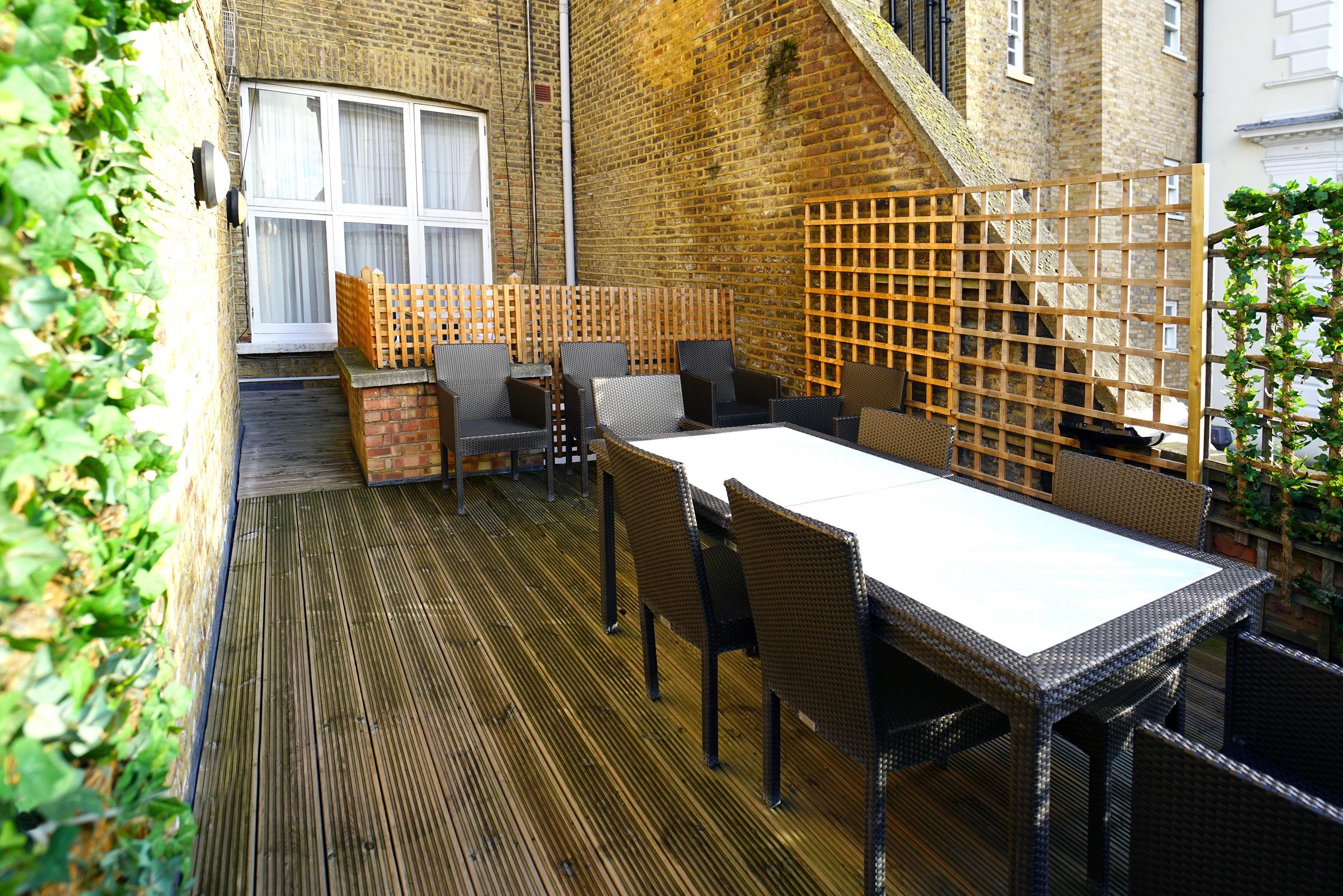 Queensgate Court London Exterior photo