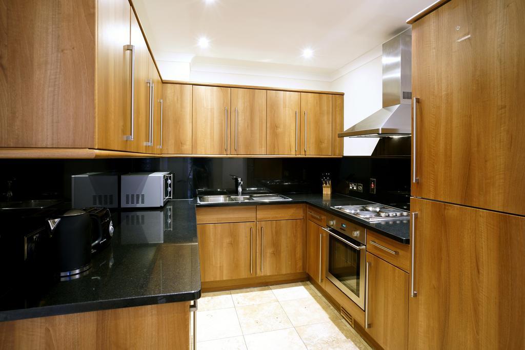 Queensgate Court London Exterior photo